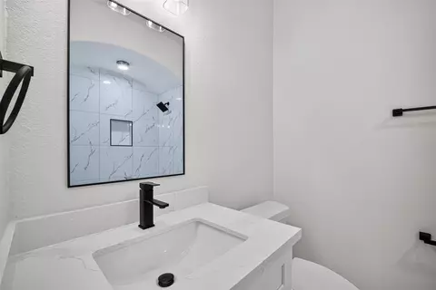 Bath - 22623 Ebbets Field Dr, Spring, TX 77389 photo 6 of 7