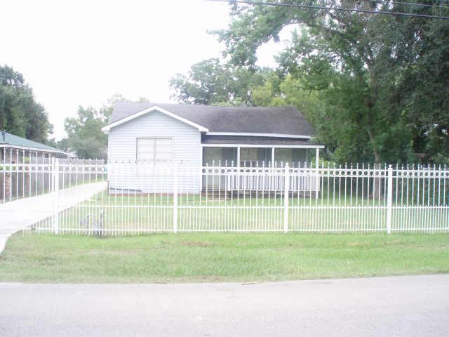 2515 Oleander Dr, Pasadena, TX 77503 photo 1