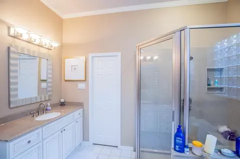 Bath - 6242 Agassi Ace Ct, Spring, TX 77379 photo 2 of 4