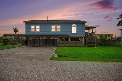 16615 Mansvelt Rd, Jamaica Beach, TX 77554