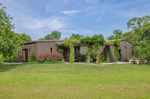 8417 Green Leaf Ln, Brookshire, TX 77423
