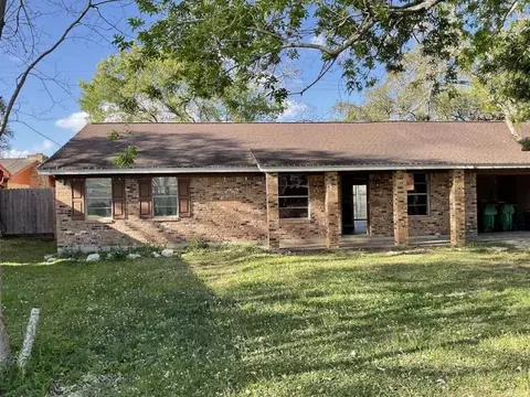 405 Oyster Creek Ct, Richwood, TX 77531