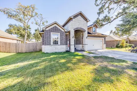 267 Freeman Blvd, West Columbia, TX 77486