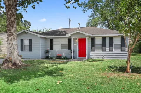 7417 Stephanie Dr, Deer Park, TX 77536