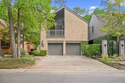 130 Sugarberry Cir, Houston, TX 77024