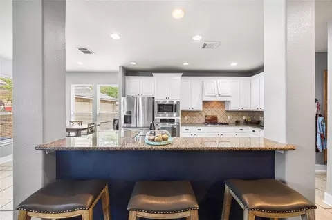Kitchen - 2167 Summit Mist Dr, Conroe, TX 77304 photo 4 of 4