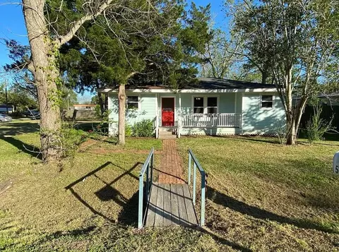 502 Chestnut St, Brazoria, TX 77422