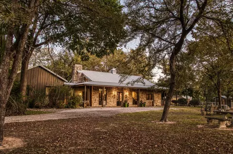 39761 Mesquite Rd, Hempstead, TX 77445