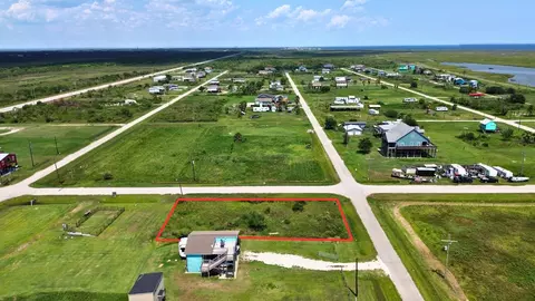 1611 Front Ave, Port Bolivar, TX 77650