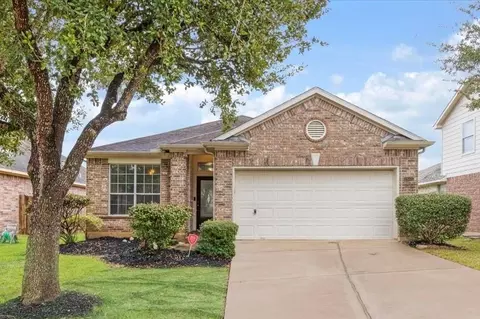 2915 Laurel Brook Ln, Pearland, TX 77584