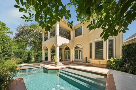1106 Bayou Island Dr, Houston, TX 77063