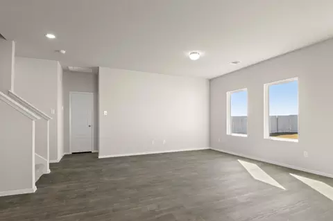 Living - 4418 Long Leaf Bend Blvd, Pinehurst, TX 77362 photo 2 of 5
