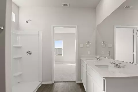 Bath - 4418 Long Leaf Bend Blvd, Pinehurst, TX 77362 photo 1 of 3