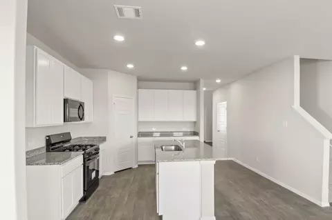 Kitchen - 4418 Long Leaf Bend Blvd, Pinehurst, TX 77362 photo 1 of 3
