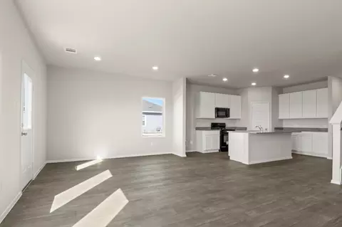 Living - 4418 Long Leaf Bend Blvd, Pinehurst, TX 77362 photo 4 of 5
