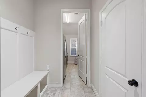 Entry Way - 127 Deerchase Dr, Conroe, TX 77384 photo 5 of 5