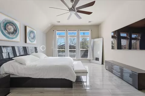 Bedroom - 127 Deerchase Dr, Conroe, TX 77384 photo 1 of 5
