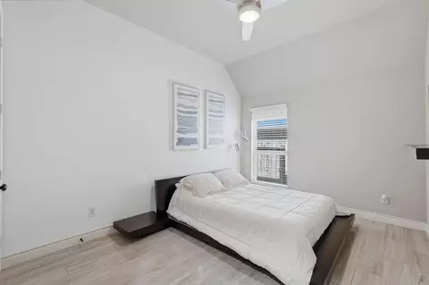 Bedroom - 127 Deerchase Dr, Conroe, TX 77384 photo 4 of 5