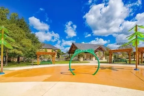 View/Area - 127 Deerchase Dr, Conroe, TX 77384 photo 1 of 4