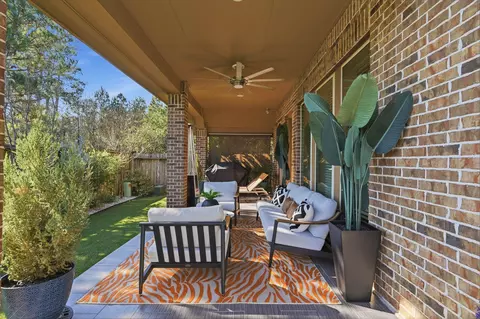 Exterior - 127 Deerchase Dr, Conroe, TX 77384 photo 3 of 10