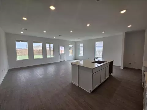 413 Robin St, Angleton, TX 77515 photo 1