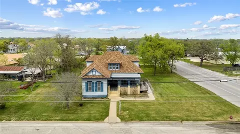 781 E Brenham St, Giddings, TX 78942 photo 1