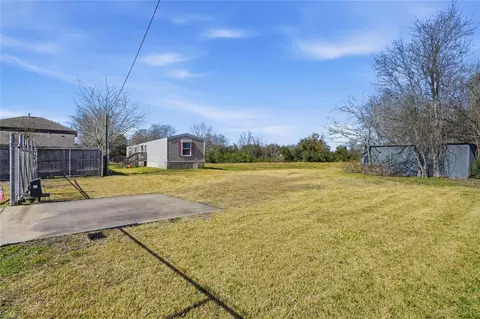 801 Genoa Red Bluff Rd, Pasadena, TX 77504