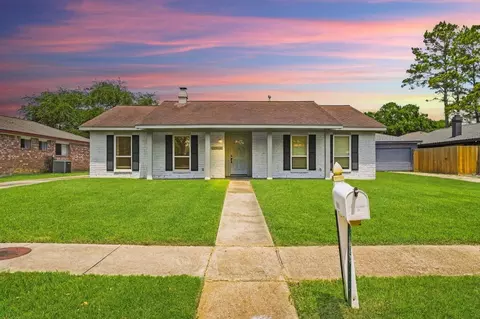 12010 Dorrance Ln, Meadows Place, TX 77477