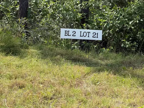 15890 Ridge Oak Rd, Willis, TX 77378