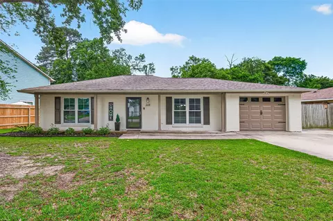 319 Kings Port St, Crosby, TX 77532