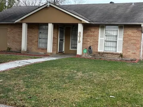8619 Leawood Blvd, Houston, TX 77099