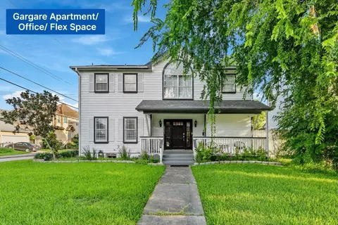 4401 Holt St, Bellaire, TX 77401