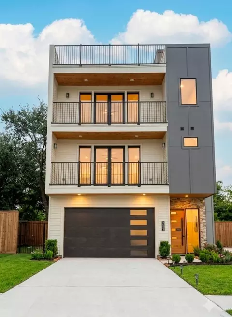 9022 Ferdinand St, Houston, TX 77051