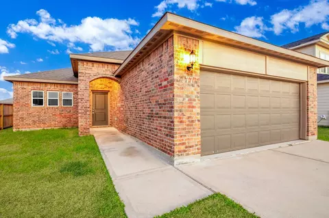 77 County Road 5102c, Cleveland, TX 77327