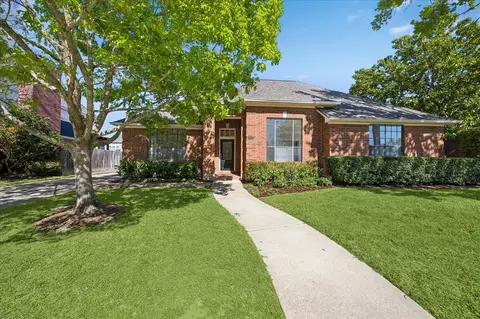 2814 Old South Dr, Richmond, TX 77406