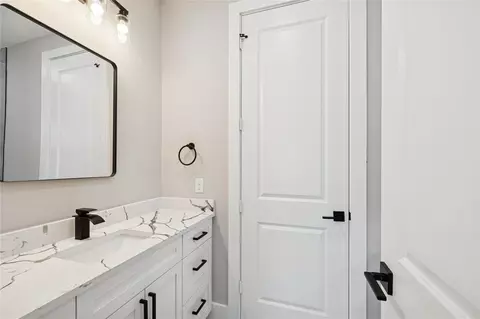 Bath - 2602 Martinas Ct, Spring, TX 77388 photo 3 of 3