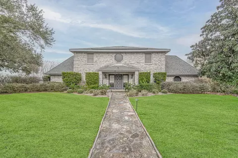 623 Fox Hollow Ln, Pasadena, TX 77504