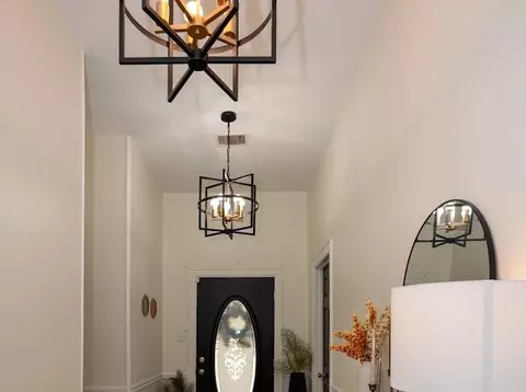 Entry Way - 1114 Wagon Rd, Wallis, TX 77485 photo 2 of 2