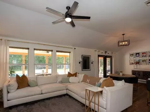 Living - 1114 Wagon Rd, Wallis, TX 77485 photo 2 of 2