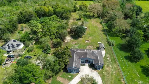 6811 Clara Ln, Rosharon, TX 77583