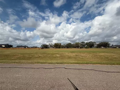 902 Lakeland Cir, Rosharon, TX 77583