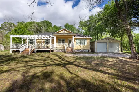 437 County Road 165 Dr, Boling, TX 77420