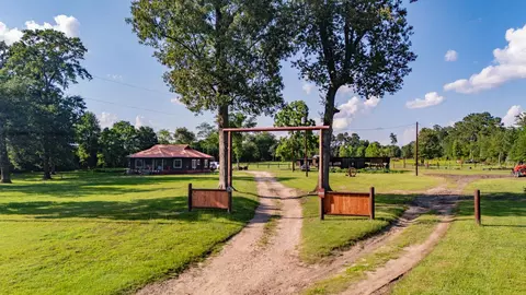 457 E Texas Rd, Lufkin, TX 75901