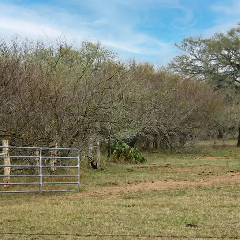 5020 Metting School Rd, Yorktown, TX 78164