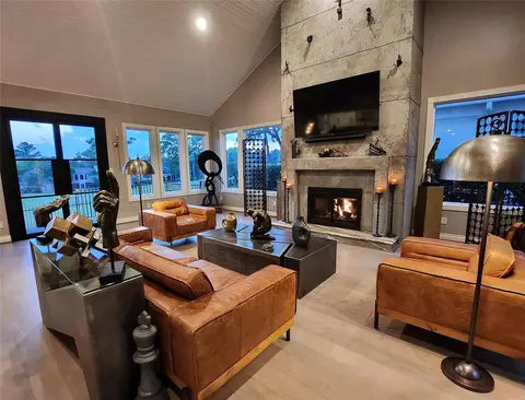 38 Fairway Park, Montgomery, TX 77356