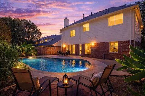 15242 Shapiro Springs Ln, Houston, TX 77095