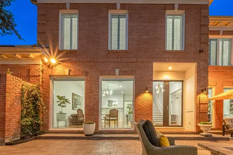 983 S Post Oak Ln, Houston, TX 77056