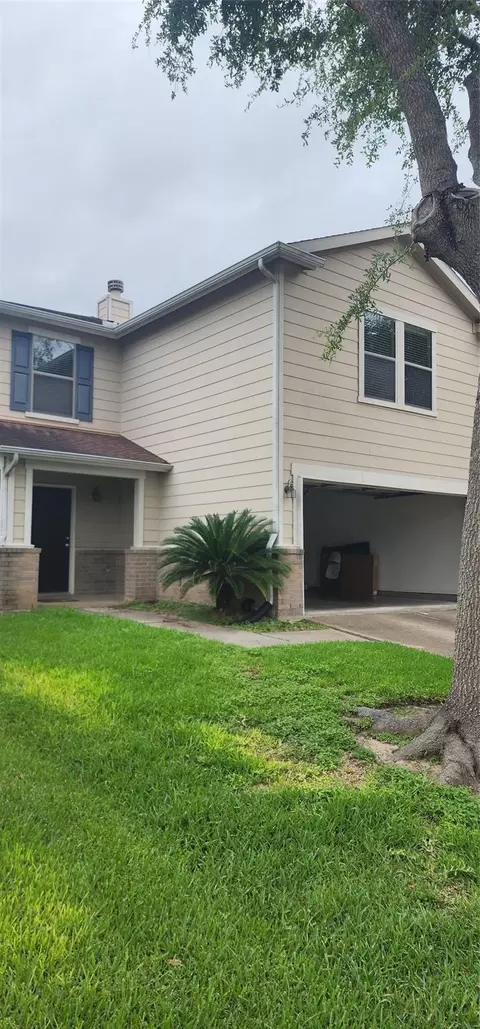 13230 Skyviewgreen Dr, Houston, TX 77047