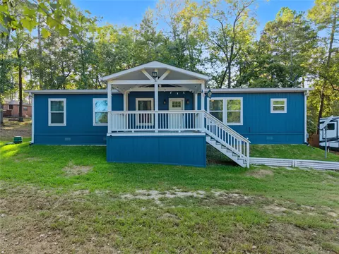 551 Lone Oak Dr, Oakhurst, TX 77359