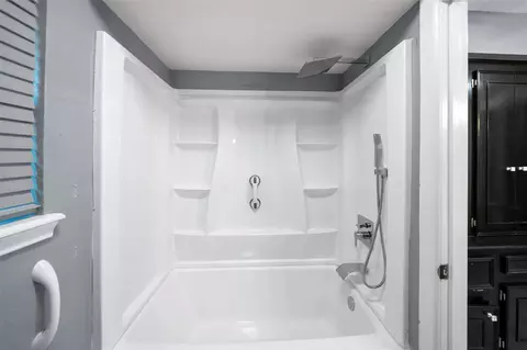Bath - 104 Rankin Rd, Trinity, TX 75862 photo 4 of 4